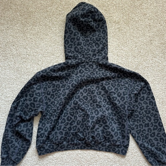 Abercrombie Cropped Cheetah Hoodie - Picture 3 of 3